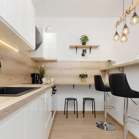 Roomy Oczapowskiego In Bielany By Renters Varsóvia