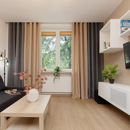 Roomy Oczapowskiego In Bielany By Renters Varşova